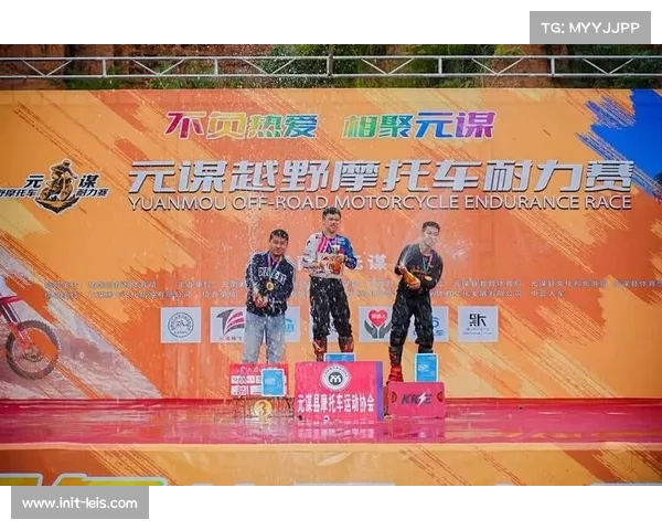 元谋耐力赛举办机车巡游活动,百辆摩托车穿越冬早蔬菜种植基地